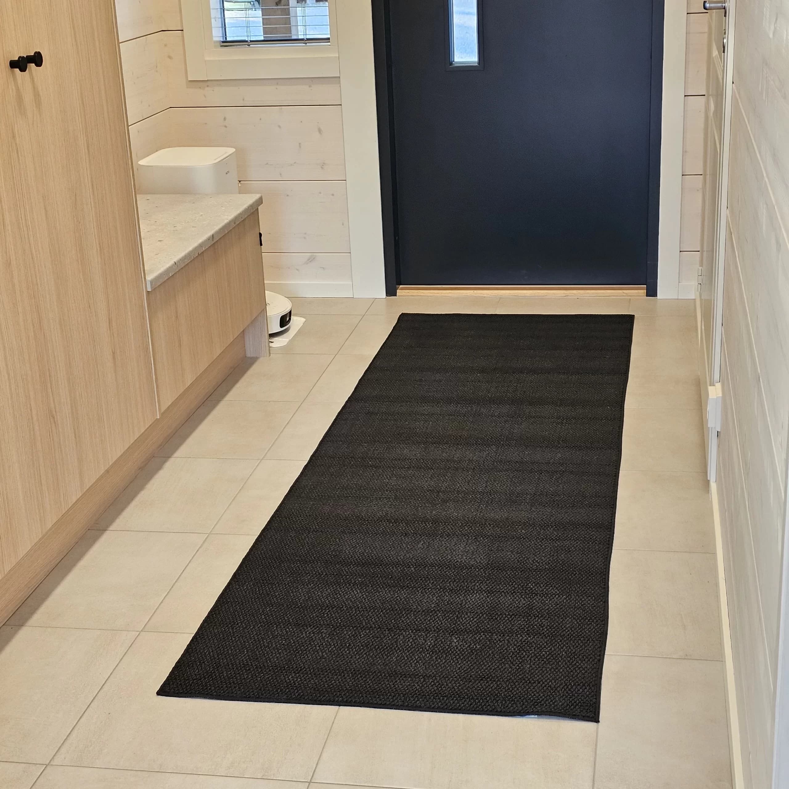 Linnea käytävämatto MUSTA